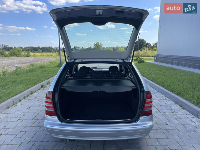 Универсал Mercedes-Benz C-Class 2005 в Ровно