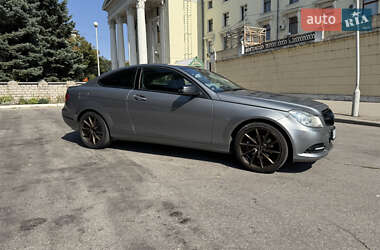 Купе Mercedes-Benz C-Class 2011 в 