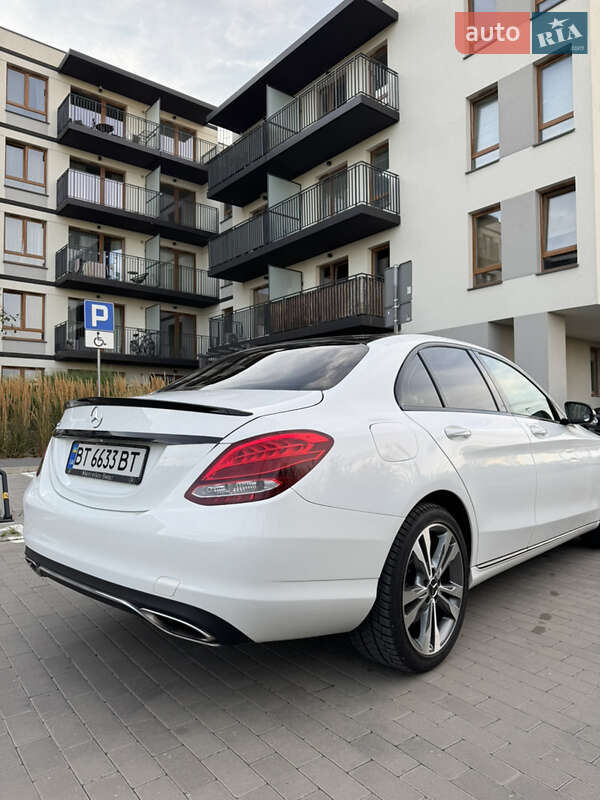 Седан Mercedes-Benz C-Class 2015 в Львове