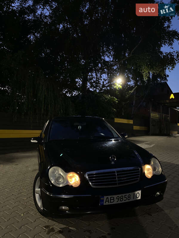 Седан Mercedes-Benz C-Class 2003 в Жмеринке