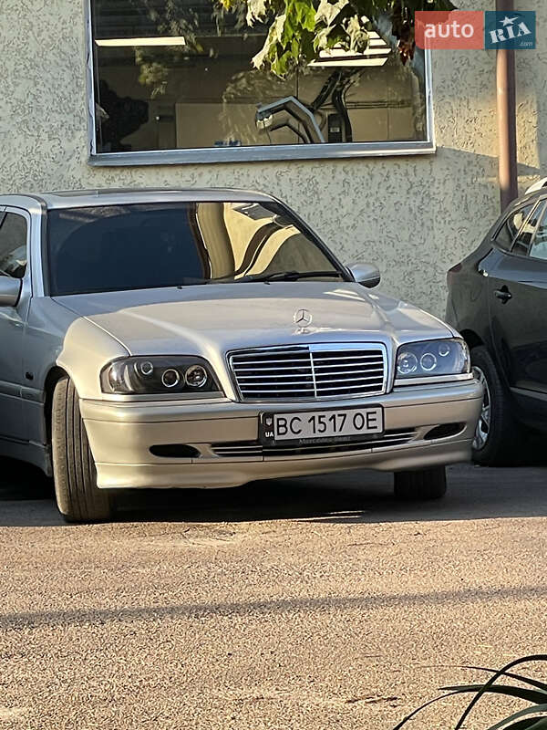 Седан Mercedes-Benz C-Class 1994 в Жовкве