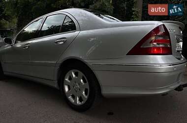 Седан Mercedes-Benz C-Class 2004 в 