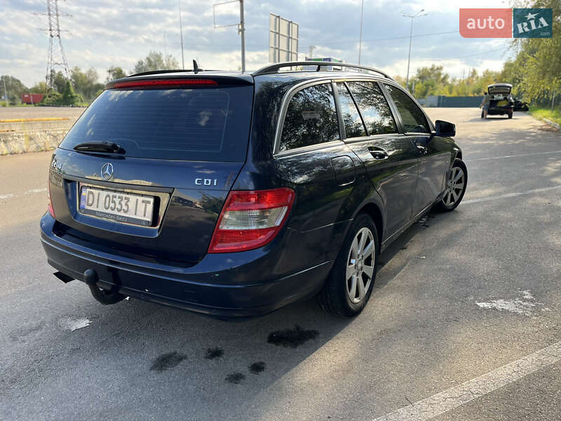 Универсал Mercedes-Benz C-Class 2010 в Киеве