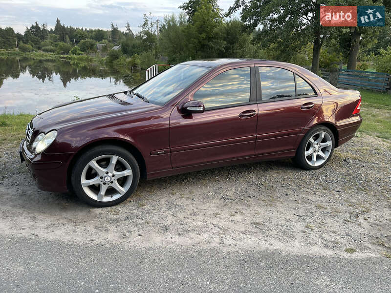 Седан Mercedes-Benz C-Class 2006 в 