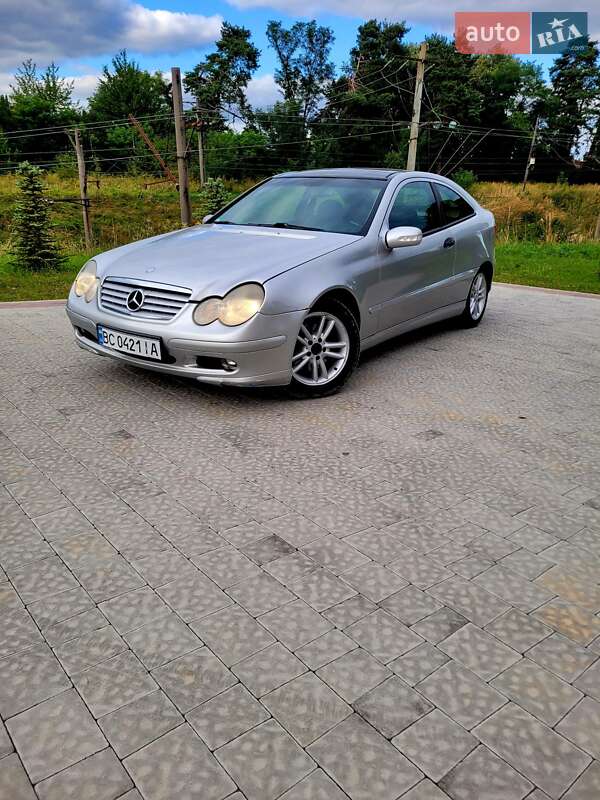 Купе Mercedes-Benz C-Class 2001 в Львове фото 2 Купе Mercedes-Benz C-Class 2001 в Львове