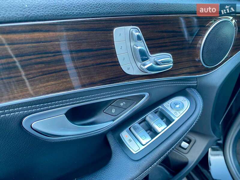 Седан Mercedes-Benz C-Class 2015 в Львове