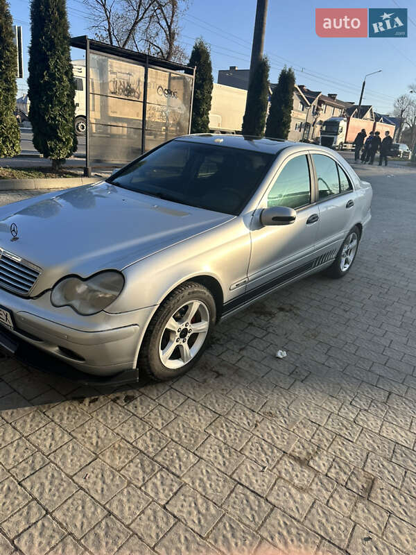 Седан Mercedes-Benz C-Class 2001 в 