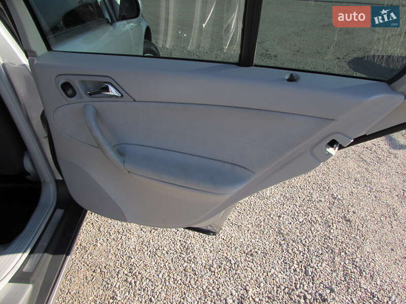 Универсал Mercedes-Benz C-Class 2003 в Кропивницком