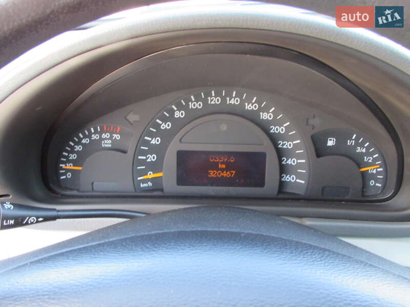 Универсал Mercedes-Benz C-Class 2003 в Кропивницком