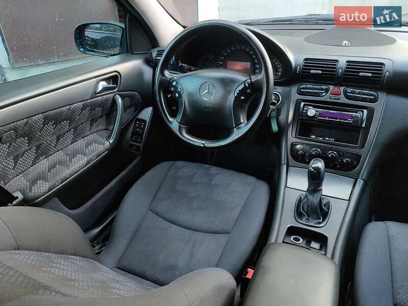 Седан Mercedes-Benz C-Class 2002 в Володимирі фото 14 Седан Mercedes-Benz C-Class 2002 в Володимирі