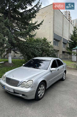 Седан Mercedes-Benz C-Class 2001 в Киеве