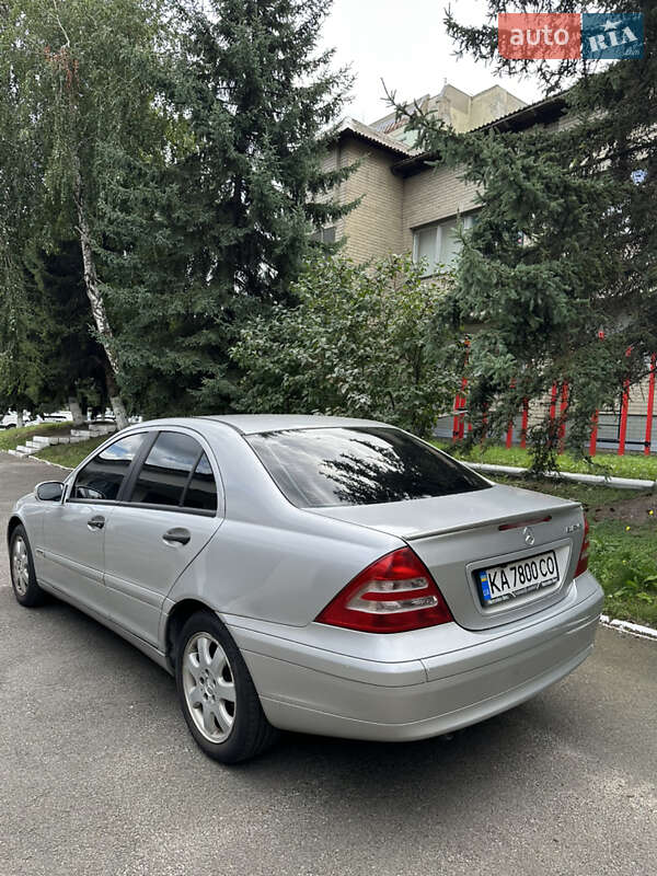 Седан Mercedes-Benz C-Class 2001 в Киеве