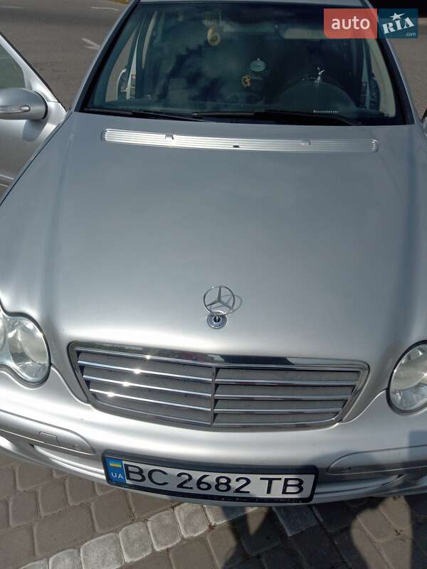 Универсал Mercedes-Benz C-Class 2004 в Львове