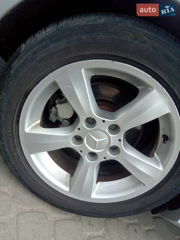 Универсал Mercedes-Benz C-Class 2004 в Львове