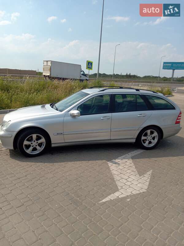 Универсал Mercedes-Benz C-Class 2004 в Львове