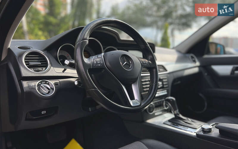 Седан Mercedes-Benz C-Class 2013 в Львове фото 17 Седан Mercedes-Benz C-Class 2013 в Львове