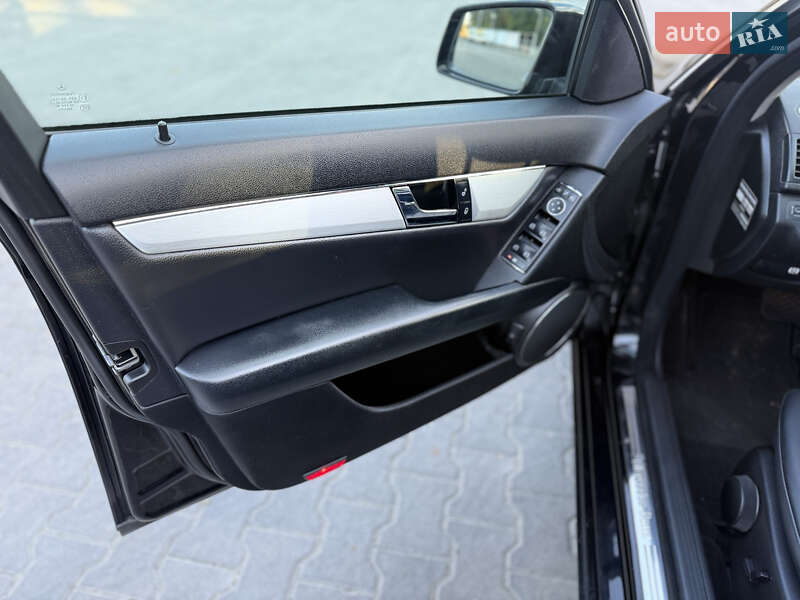 Седан Mercedes-Benz C-Class 2010 в Виннице
