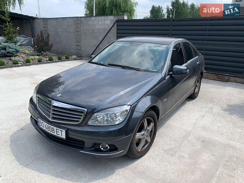 Седан Mercedes-Benz C-Class 2010 в Тернополе