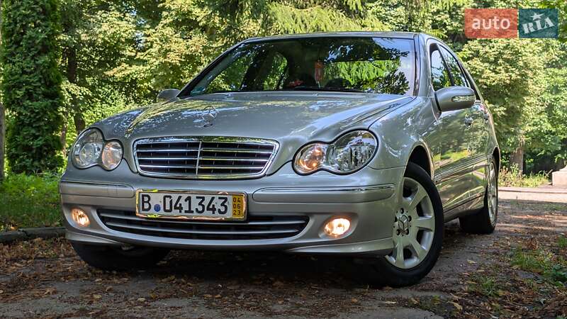 Седан Mercedes-Benz C-Class 2004 в Тернополе