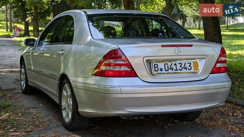 Седан Mercedes-Benz C-Class 2004 в Тернополе