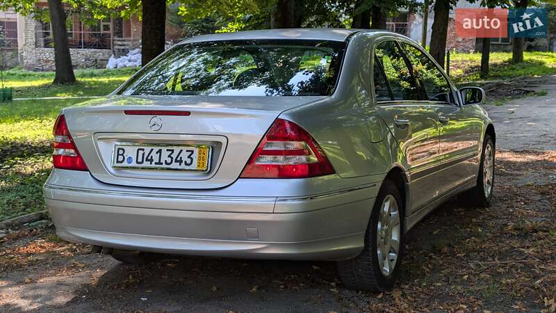 Седан Mercedes-Benz C-Class 2004 в Тернополе