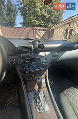 Универсал Mercedes-Benz C-Class 2004 в 