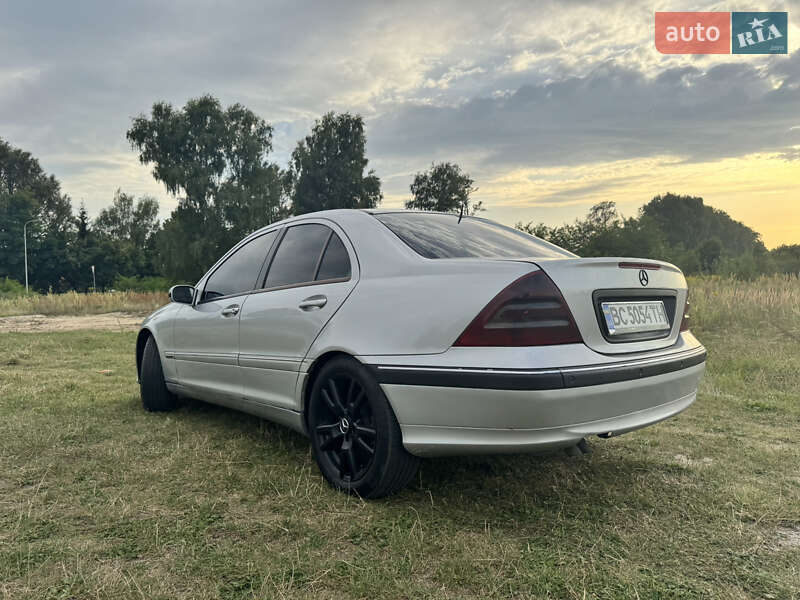 Седан Mercedes-Benz C-Class 2002 в Яворове фото 11 Седан Mercedes-Benz C-Class 2002 в Яворове