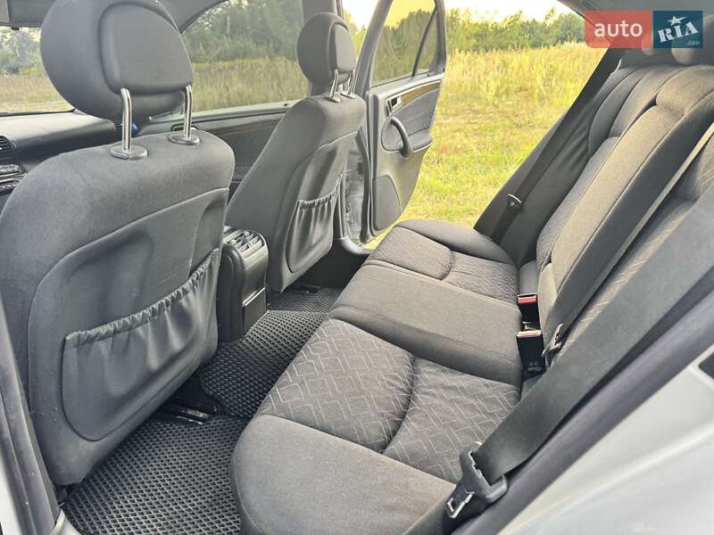Седан Mercedes-Benz C-Class 2002 в Яворове фото 24 Седан Mercedes-Benz C-Class 2002 в Яворове