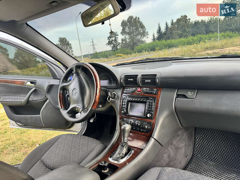 Седан Mercedes-Benz C-Class 2002 в Яворове фото 32 Седан Mercedes-Benz C-Class 2002 в Яворове