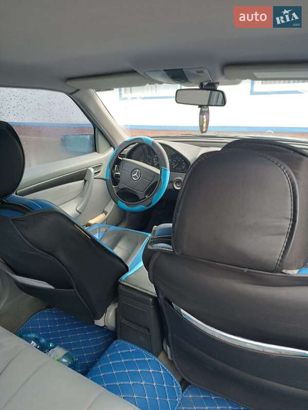 Универсал Mercedes-Benz C-Class 2000 в Бучаче