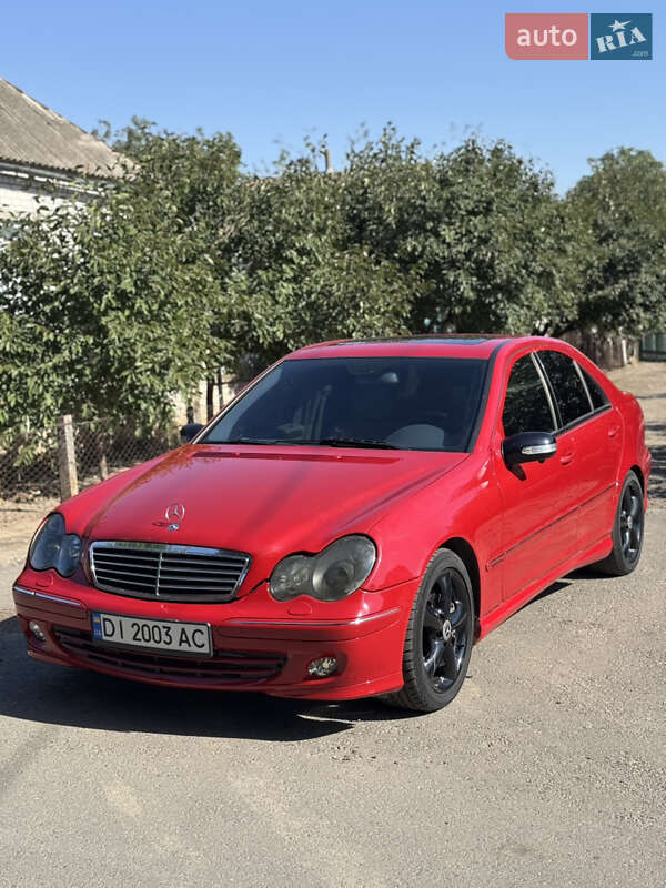 Седан Mercedes-Benz C-Class 2005 в 