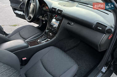 Универсал Mercedes-Benz C-Class 2004 в 
