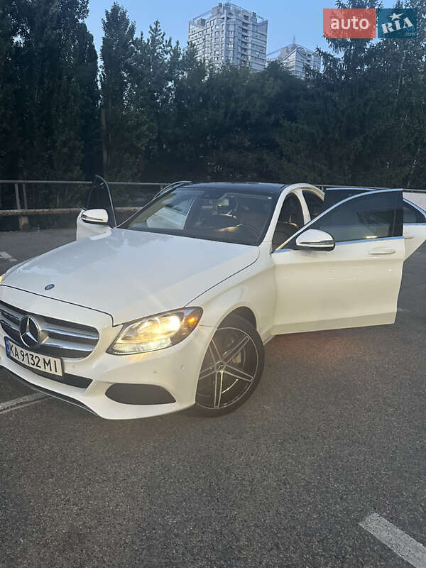 Седан Mercedes-Benz C-Class 2016 в Киеве