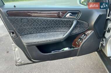 Седан Mercedes-Benz C-Class 2003 в 