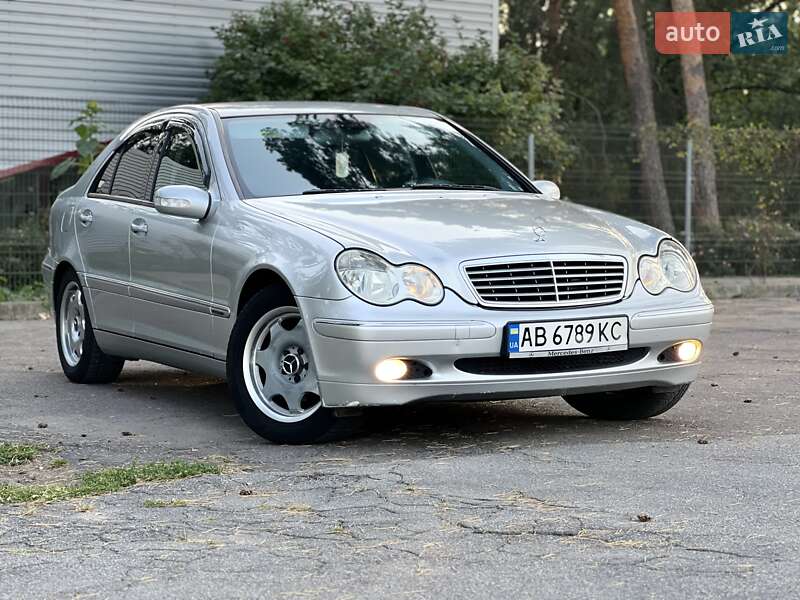 Седан Mercedes-Benz C-Class 2003 в 