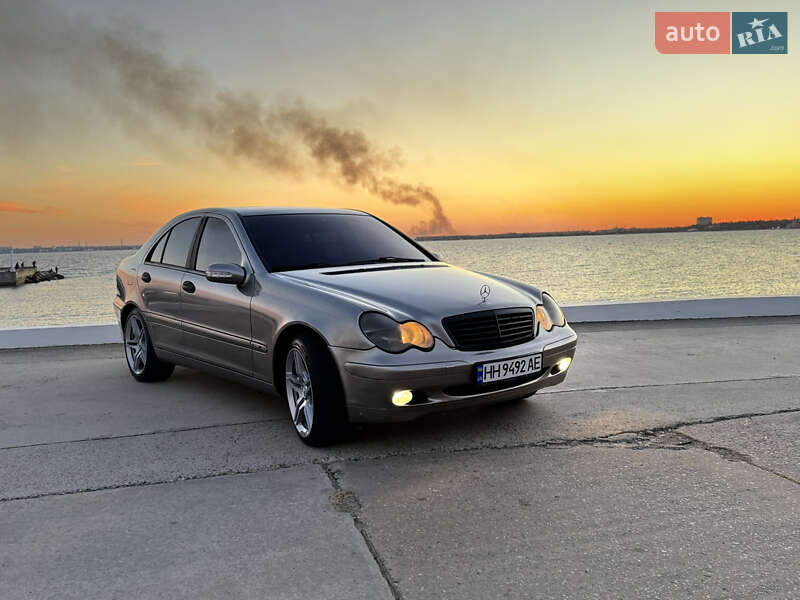 Седан Mercedes-Benz C-Class 2002 в 