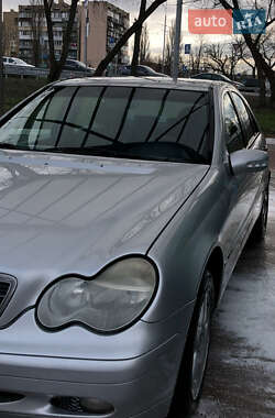 Седан Mercedes-Benz C-Class 2003 в Києві