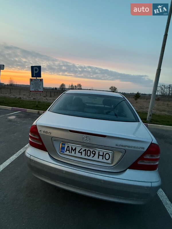 Седан Mercedes-Benz C-Class 2003 в Киеве фото 3 Седан Mercedes-Benz C-Class 2003 в Киеве