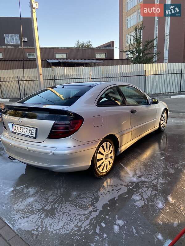 Купе Mercedes-Benz C-Class 2001 в Киеве фото 3 Купе Mercedes-Benz C-Class 2001 в Киеве