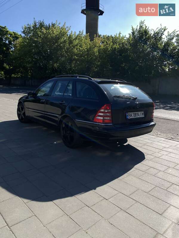 Универсал Mercedes-Benz C-Class 2002 в Ровно