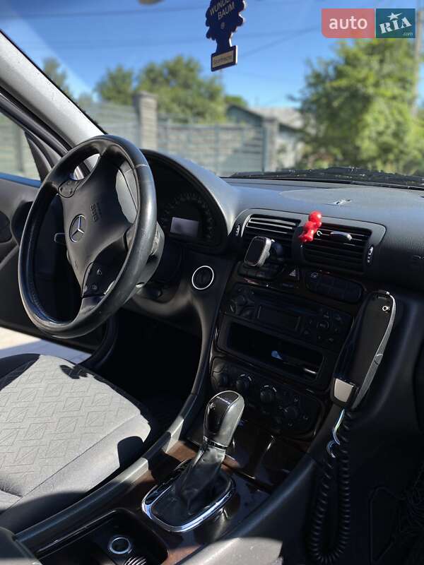 Универсал Mercedes-Benz C-Class 2002 в Ровно