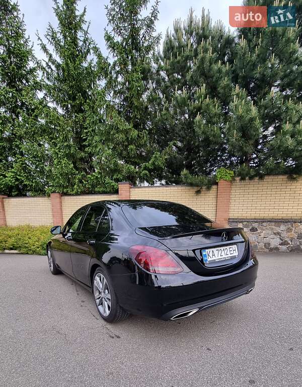 Седан Mercedes-Benz C-Class 2017 в Киеве