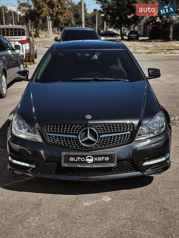 Mercedes-Benz C-Class 2011