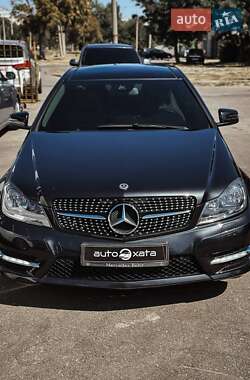 Купе Mercedes-Benz C-Class 2011 в 