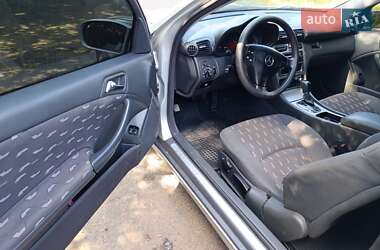 Купе Mercedes-Benz C-Class 2003 в 
