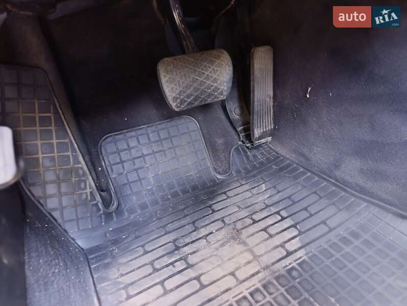 Купе Mercedes-Benz C-Class 2003 в Славянске