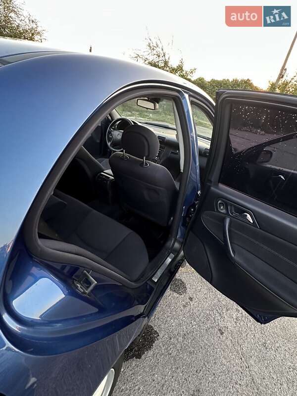 Седан Mercedes-Benz C-Class 2004 в Запоріжжі
