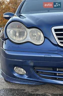 Седан Mercedes-Benz C-Class 2004 в 