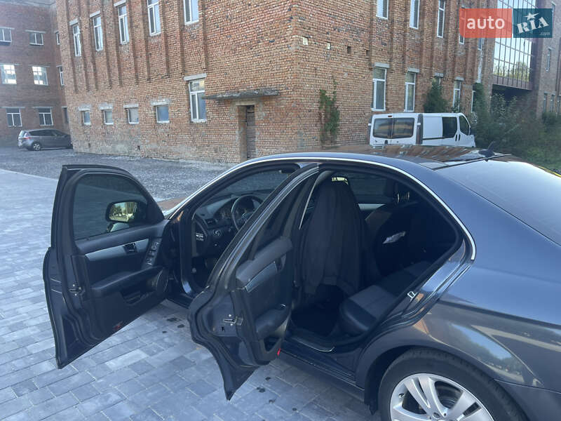 Седан Mercedes-Benz C-Class 2007 в Старокостянтинові