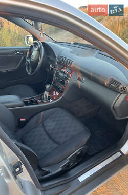 Седан Mercedes-Benz C-Class 2003 в 